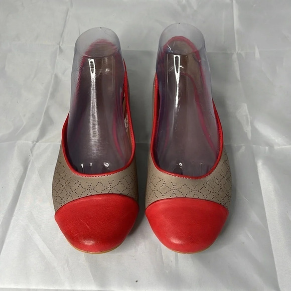 FOSSIL 2 Tone Leather Ballet Flats Coral Red Taupe Grey Cap Toe Perforated 9 - Picture 5 of 11